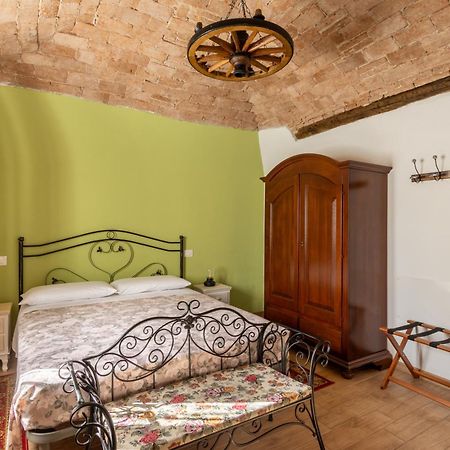 Chrizia Hotel Novi Ligure Buitenkant foto
