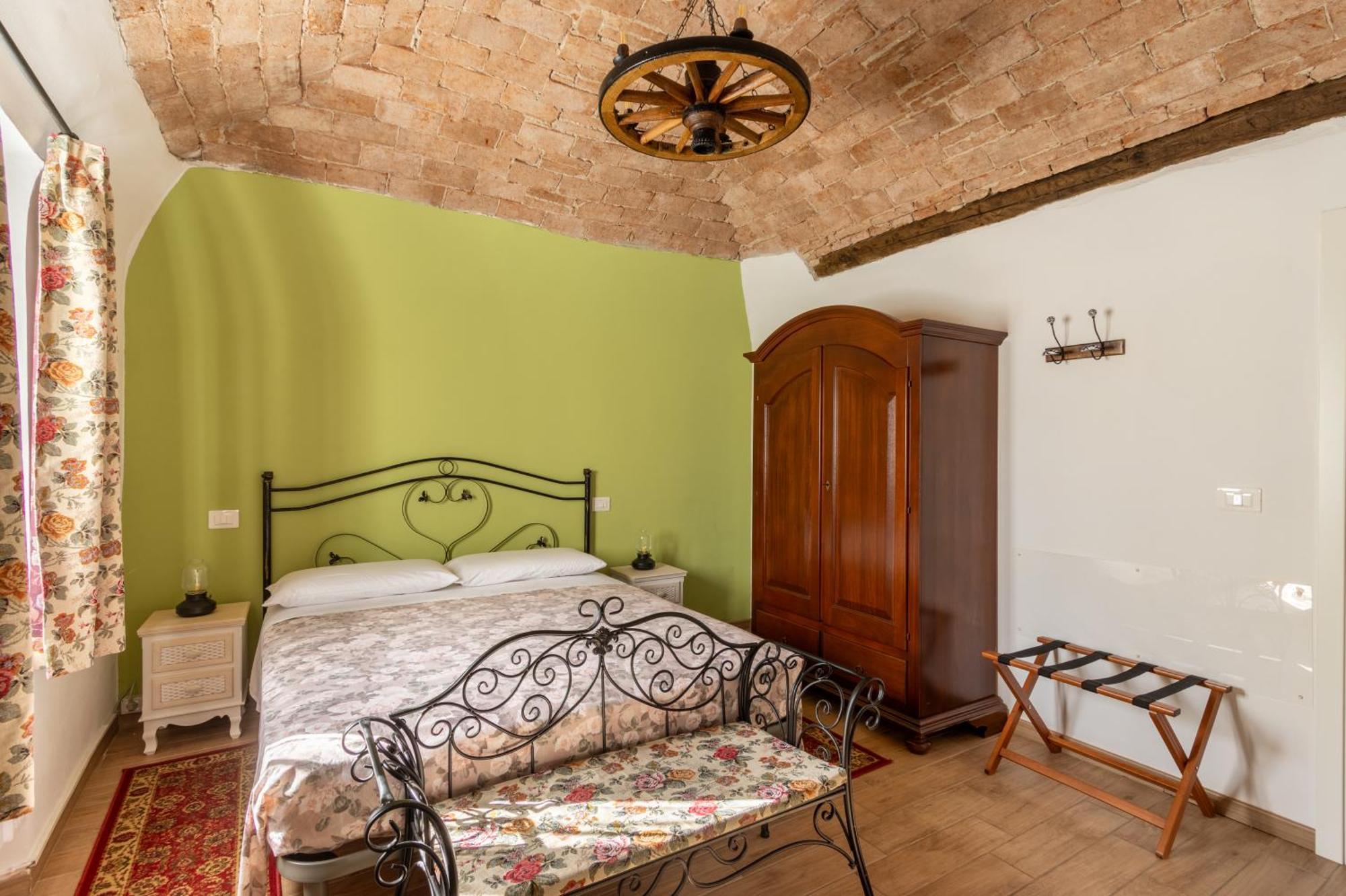 Chrizia Hotel Novi Ligure Buitenkant foto