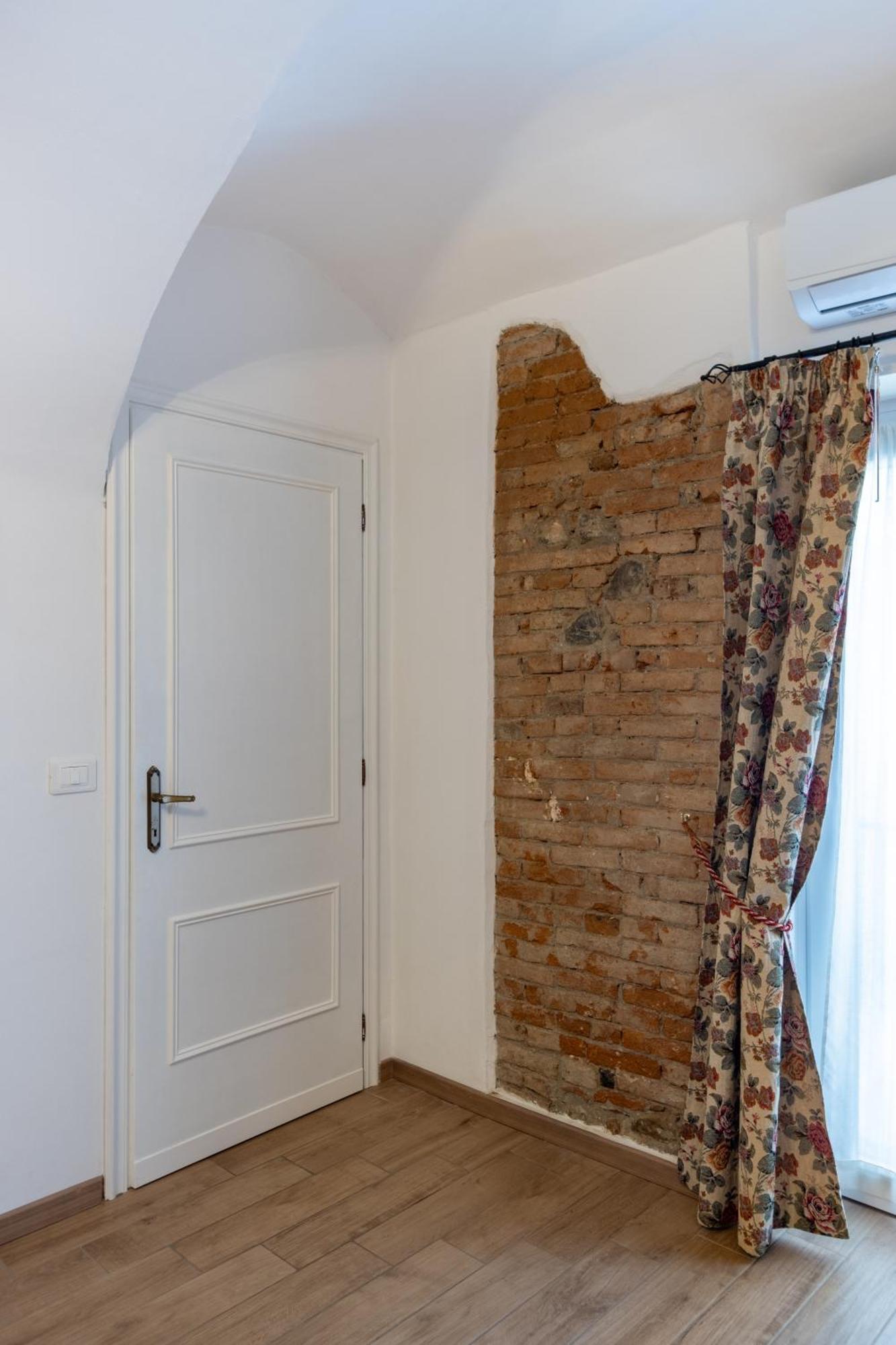 Chrizia Hotel Novi Ligure Buitenkant foto